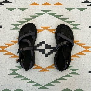 Chaco Sandals Women’s W9 Black and Blue